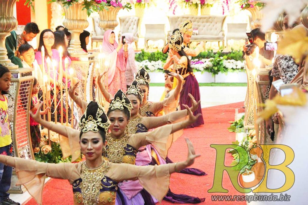Upacara Adat