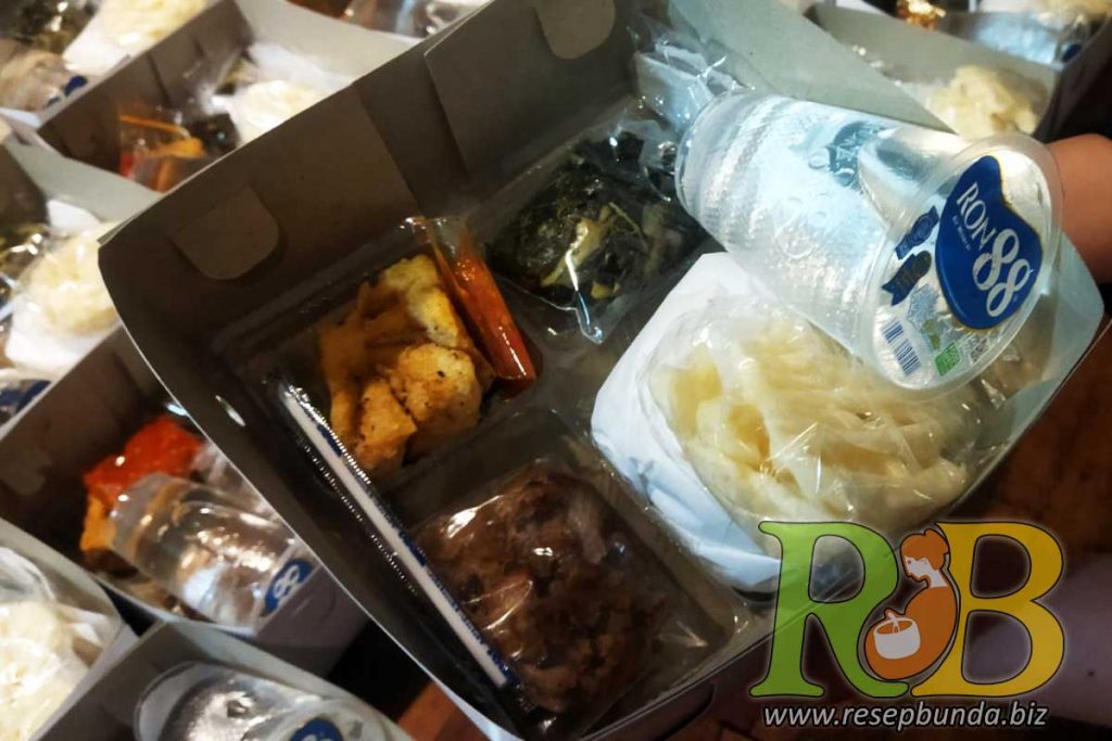 Nasi Box Paket Spesial 4